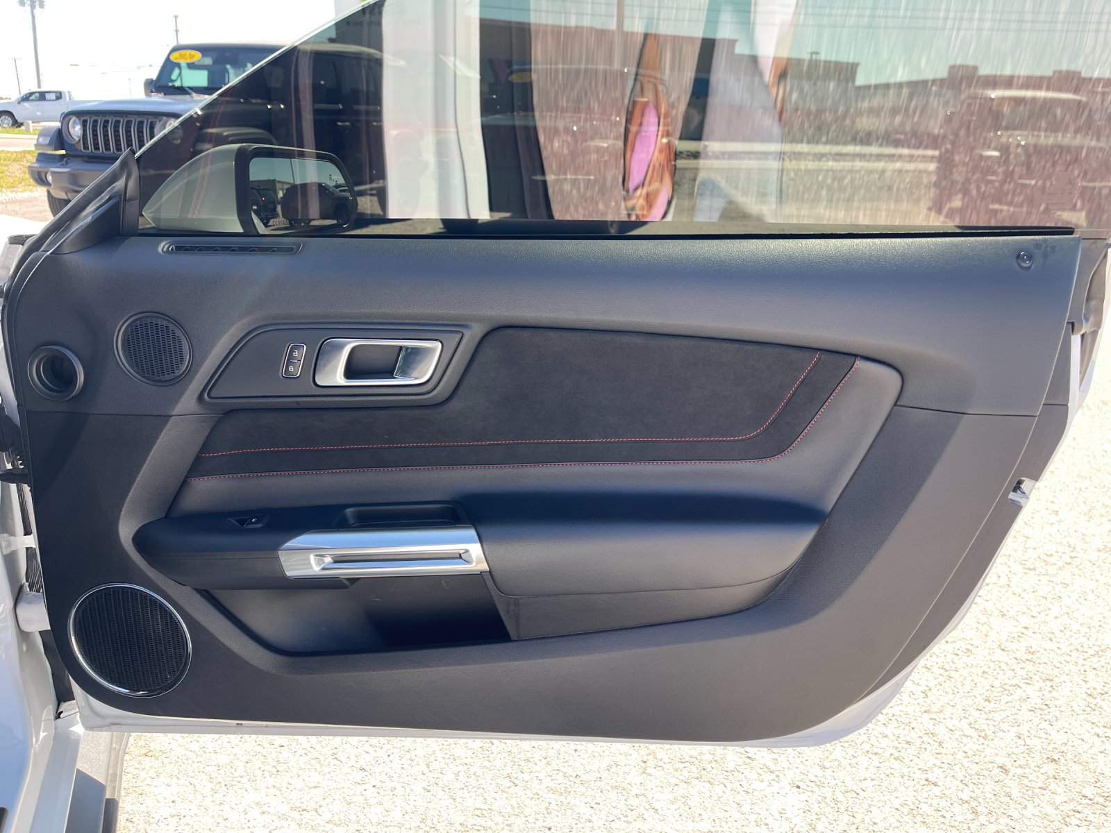 Used 2022 White Ford GT Premium image 19