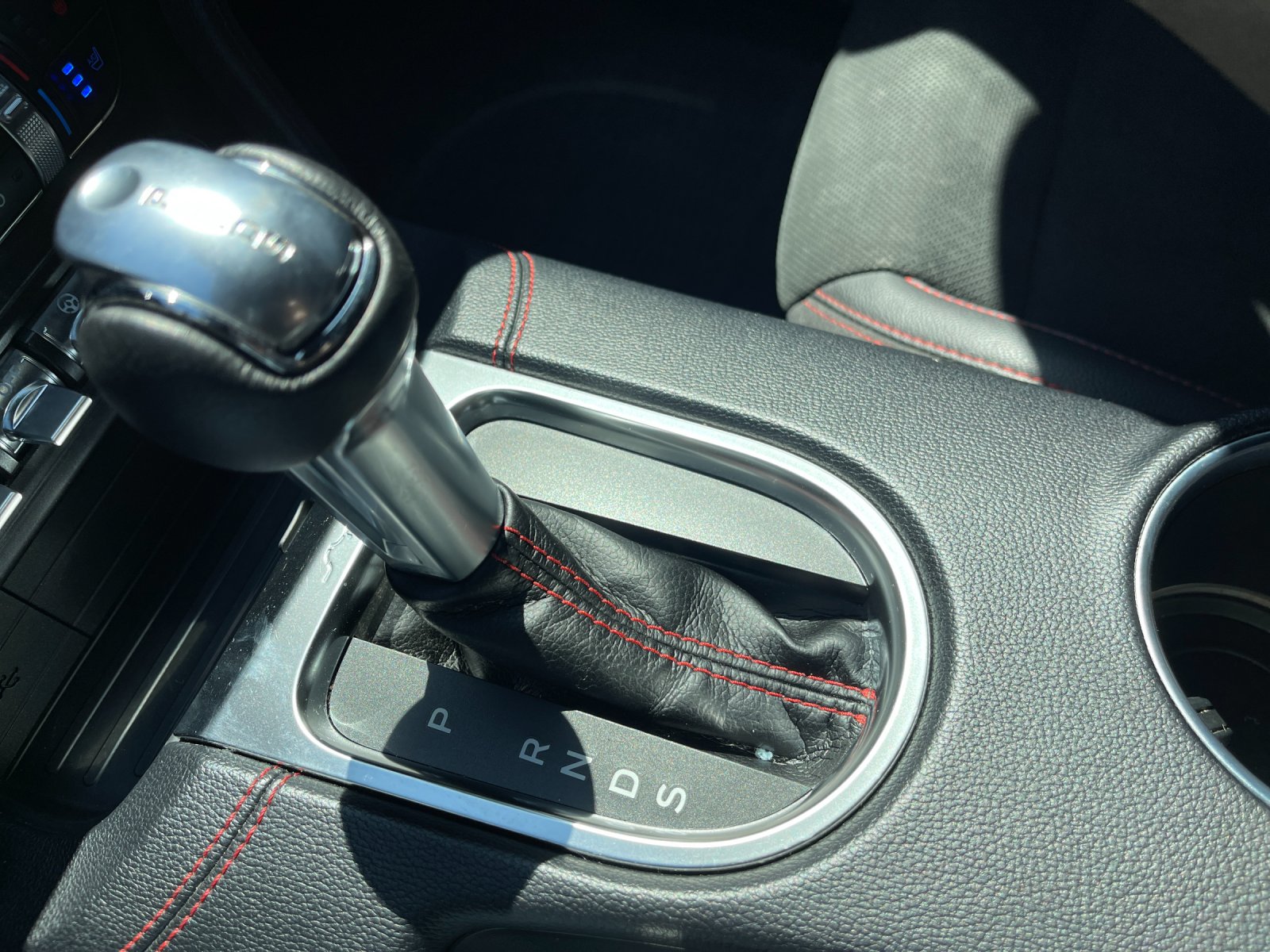 Used 2022 White Ford GT Premium image 24