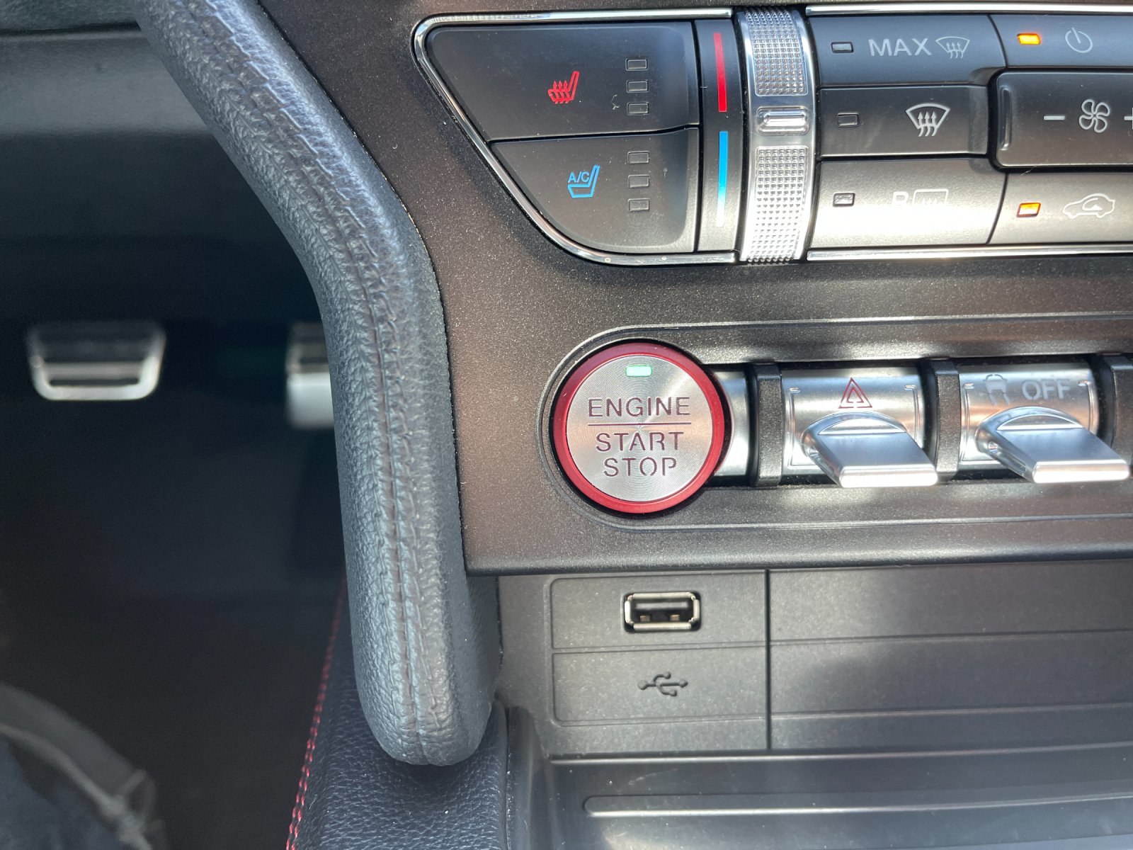 Used 2022 White Ford GT Premium image 25