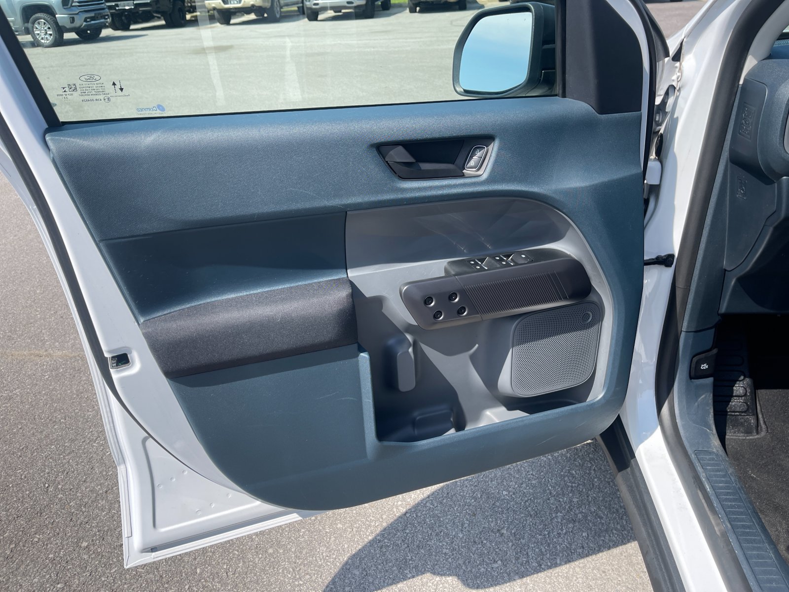 Used 2023 White Ford XL image 12
