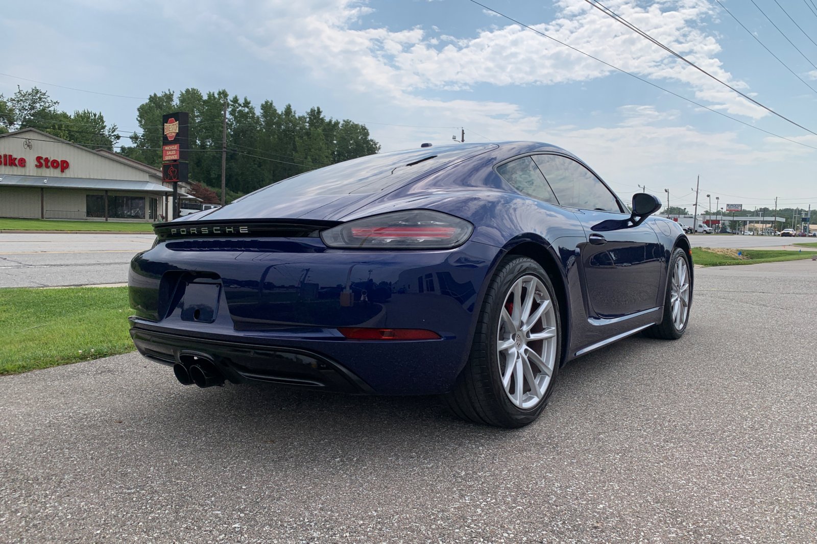 Used 2024 Gentian Blue Metallic Porsche S image 5