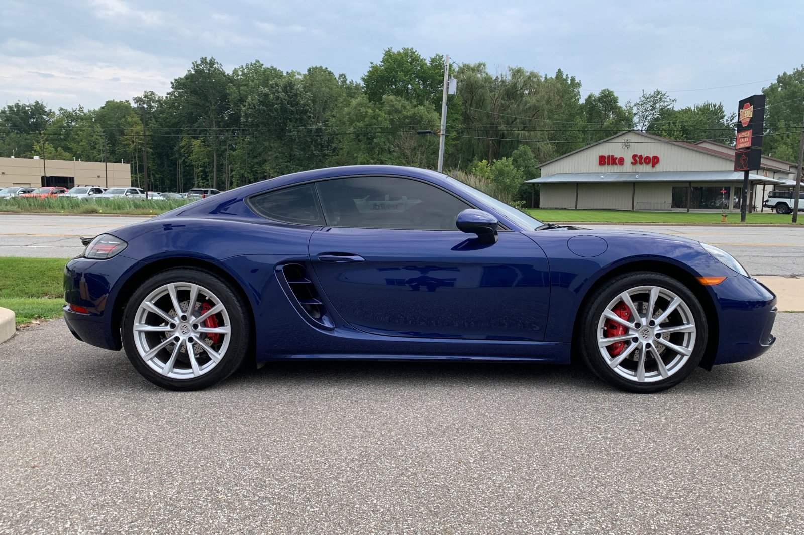 Used 2024 Gentian Blue Metallic Porsche S image 6