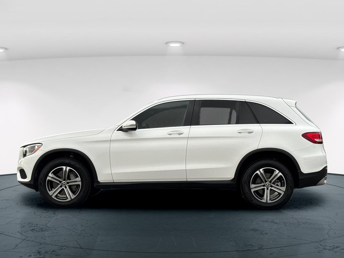 Used 2017 Polar White Mercedes-Benz GLC 300 4D Sport Utility image 4