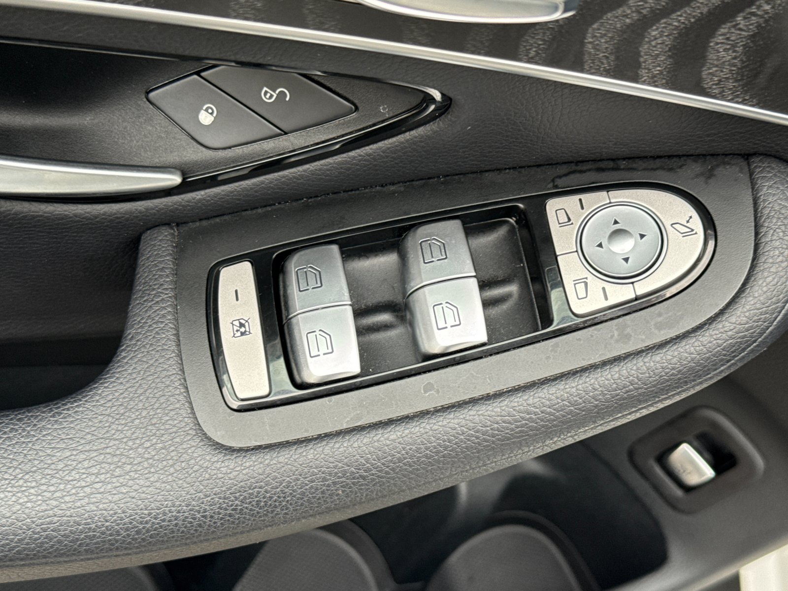 Used 2017 Polar White Mercedes-Benz GLC 300 4D Sport Utility image 14