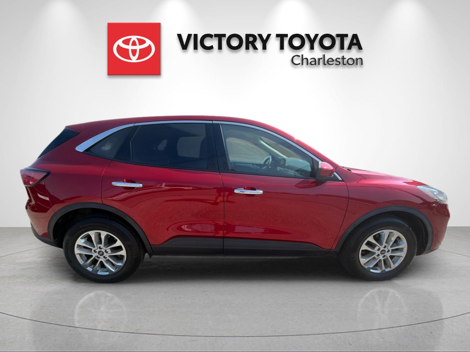 Used 2020 Red Ford SE image 6