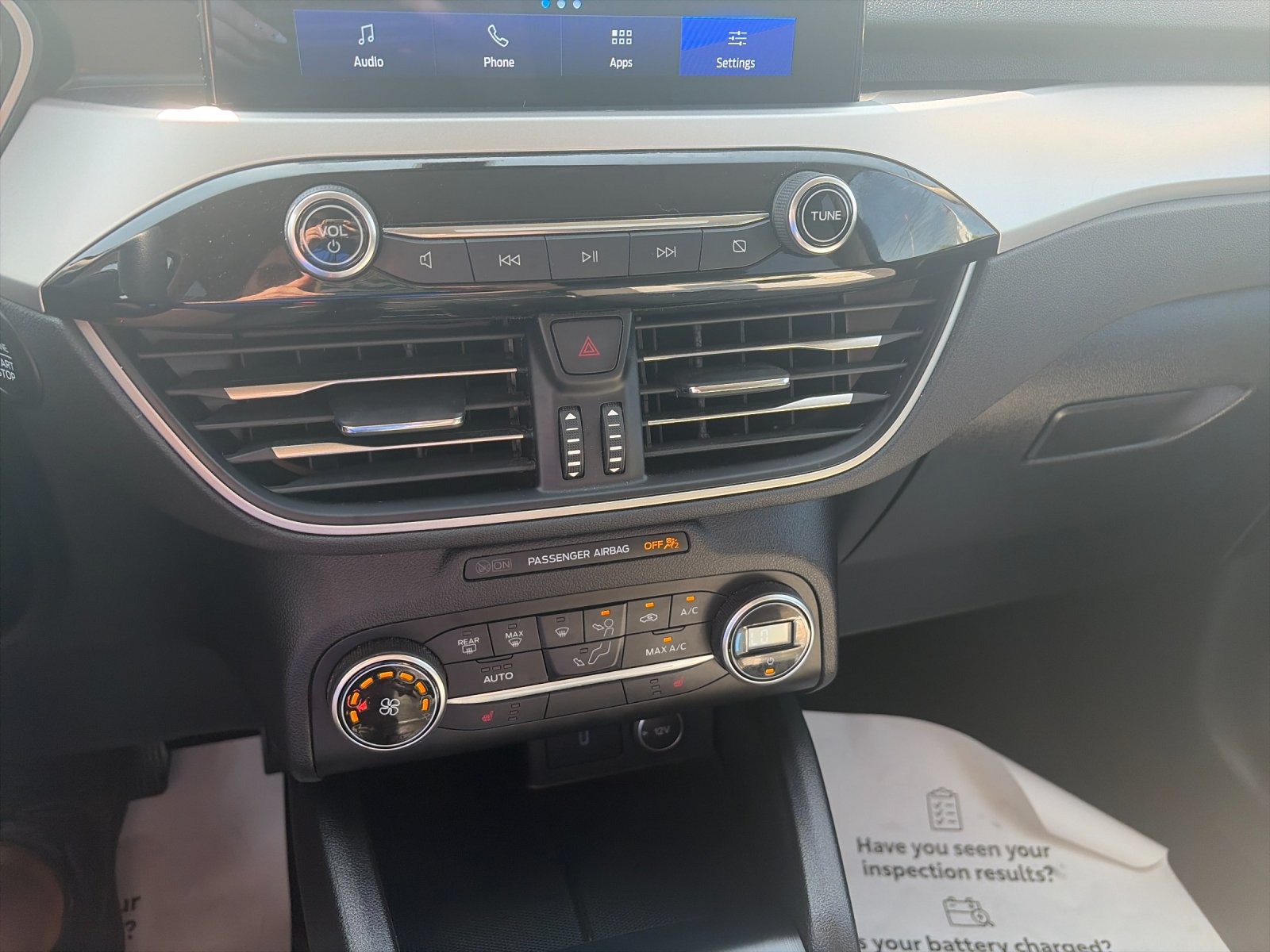 Used 2020 Red Ford SE image 24