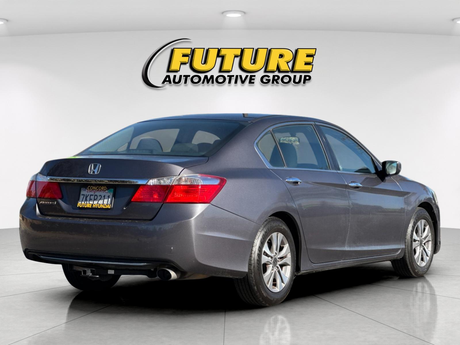 Used 2015 Gray Honda LX image 3