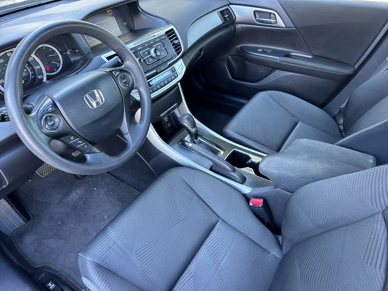Used 2015 Gray Honda LX image 9
