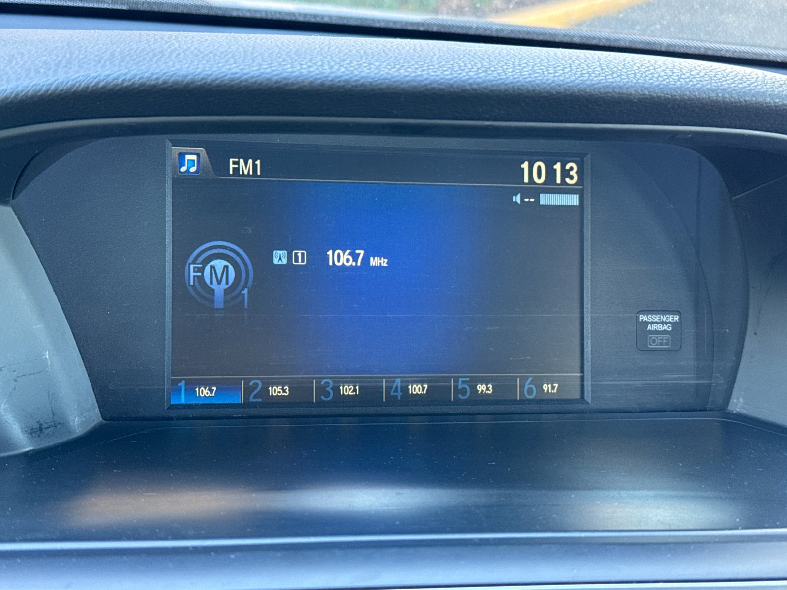 Used 2015 Gray Honda LX image 16