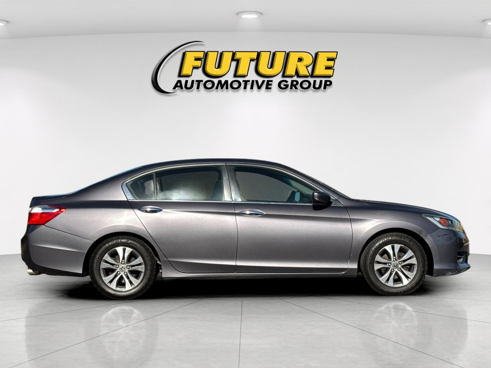 Used 2015 Gray Honda LX image 2