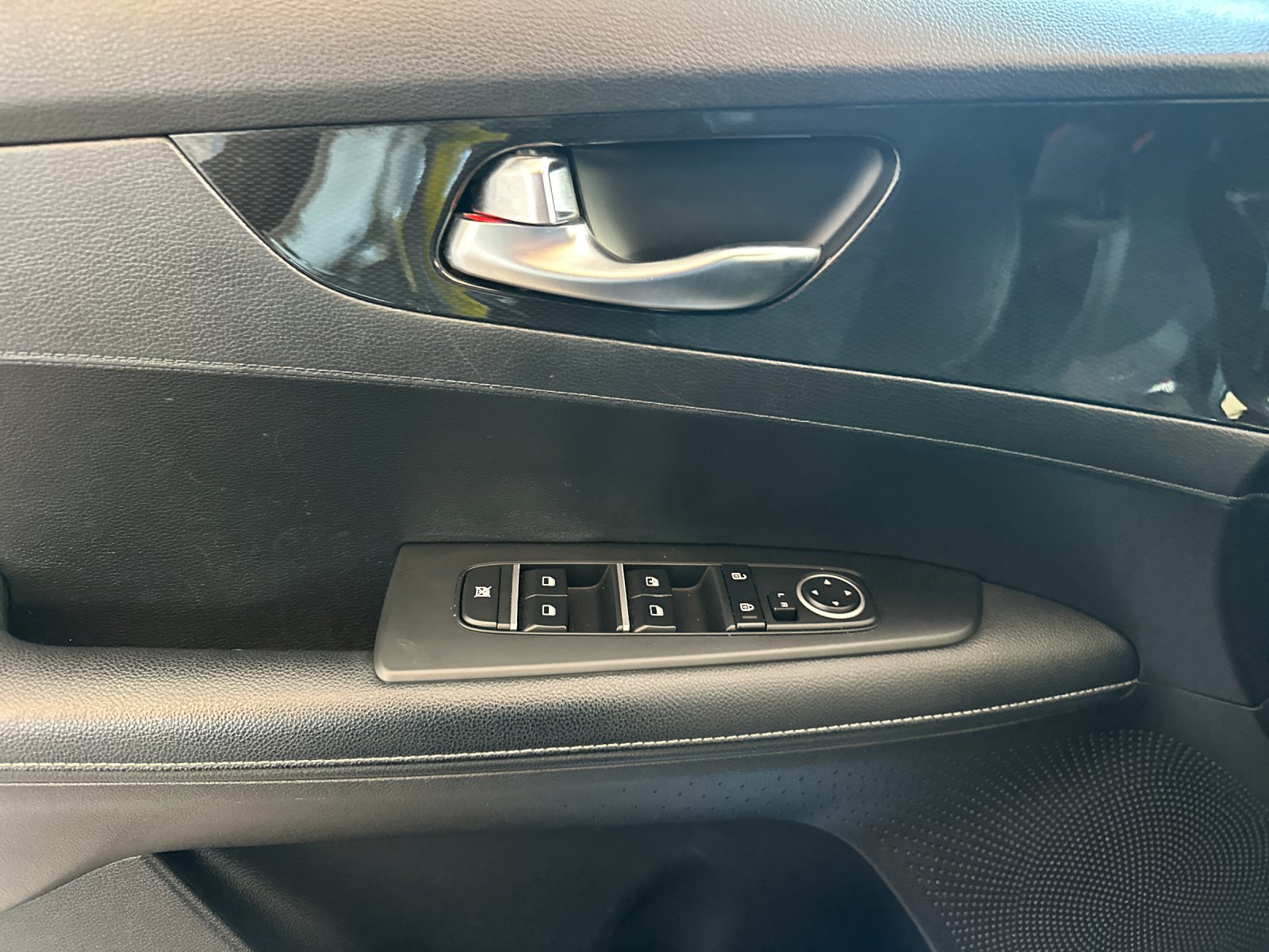 Used 2023 Gray Kia GT-Line image 10