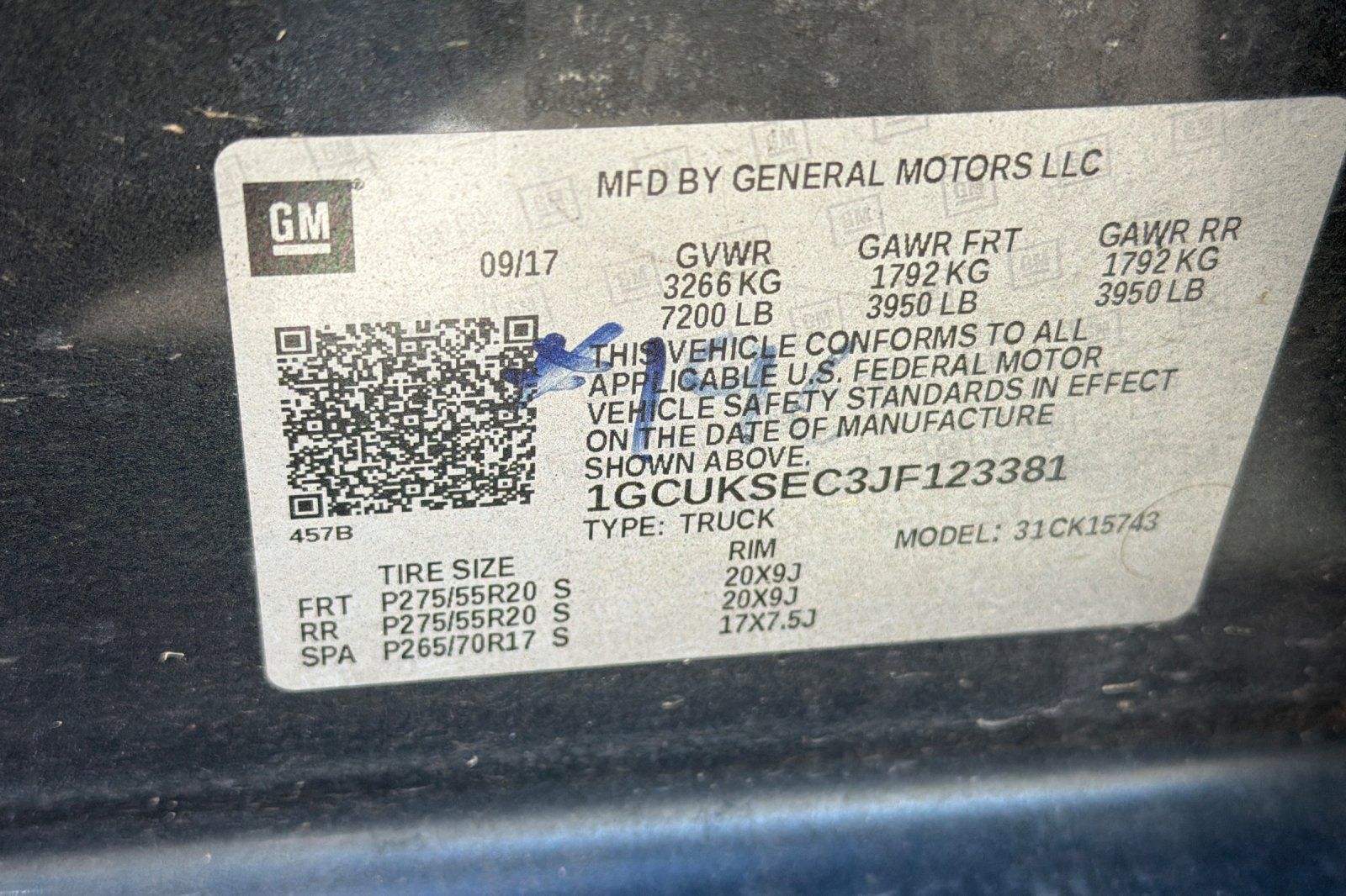 Used 2018 Gray Chevrolet LTZ image 28