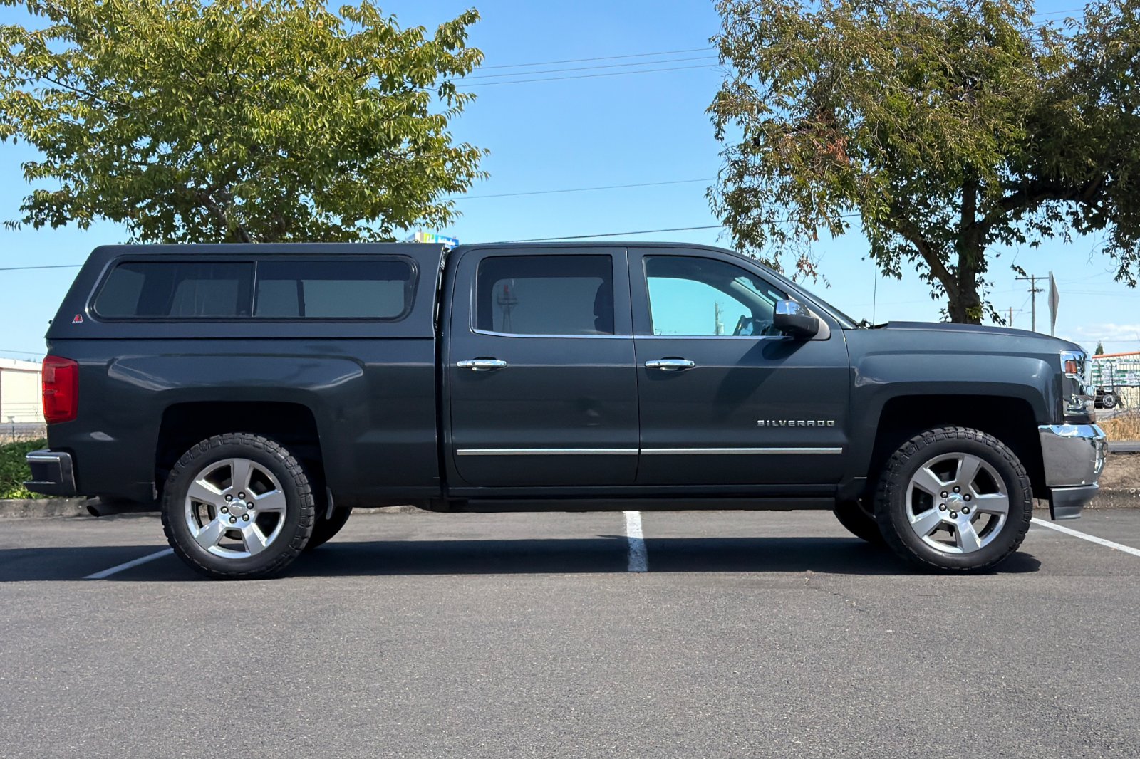 Used 2018 Gray Chevrolet LTZ image 3