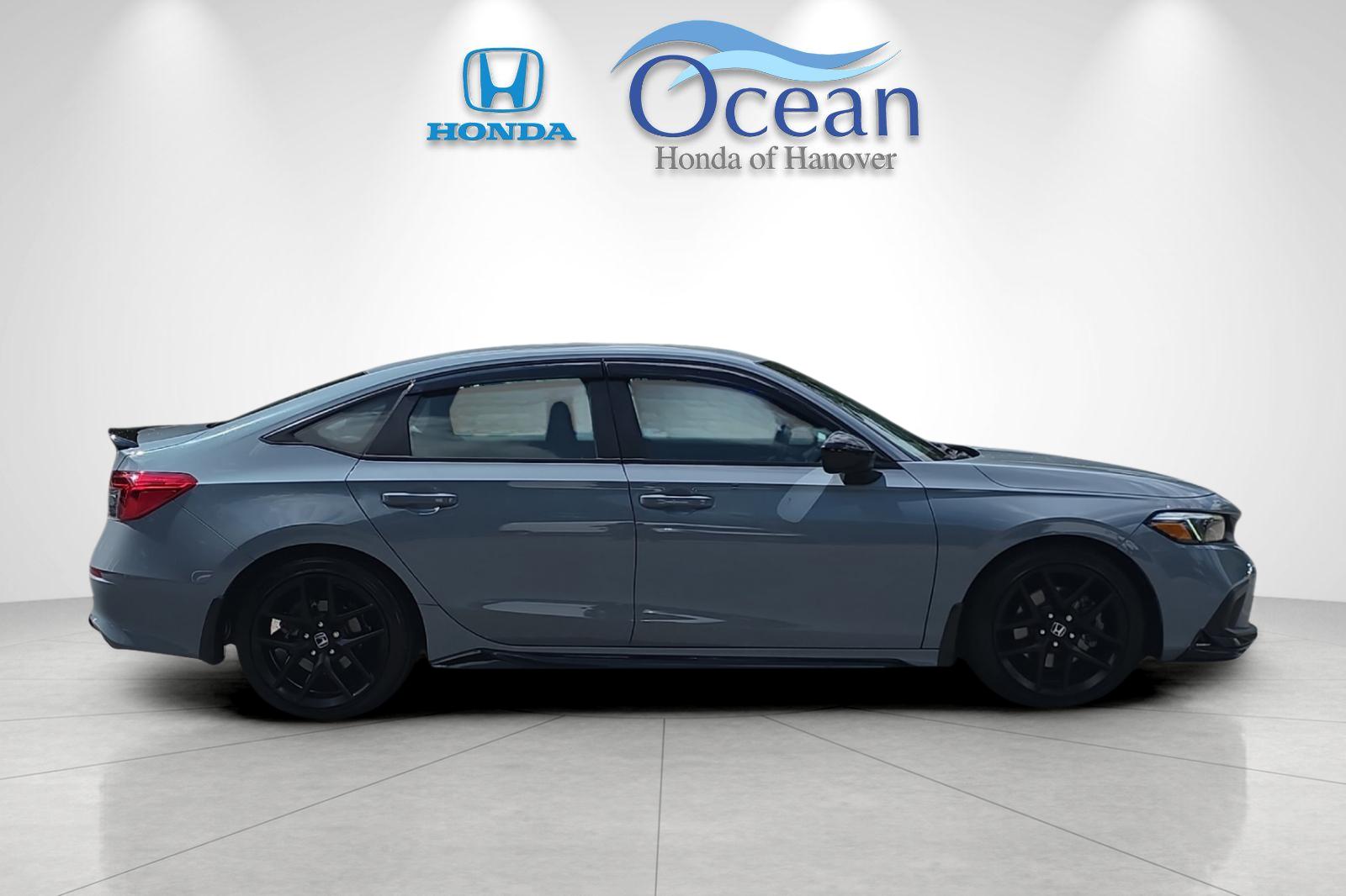 Used 2023 Sonic Gray Pearl Honda Si image 2