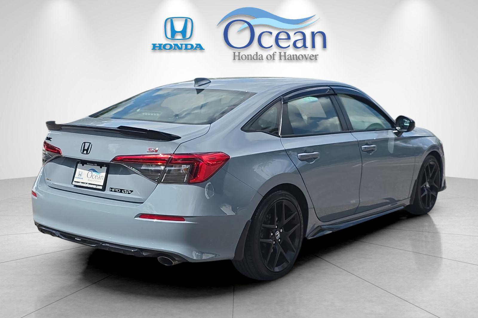 Used 2023 Sonic Gray Pearl Honda Si image 3