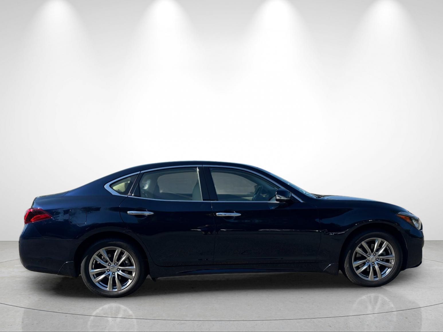 Used 2019 Hermosa Blue INFINITI 3.7 LUXE image 3