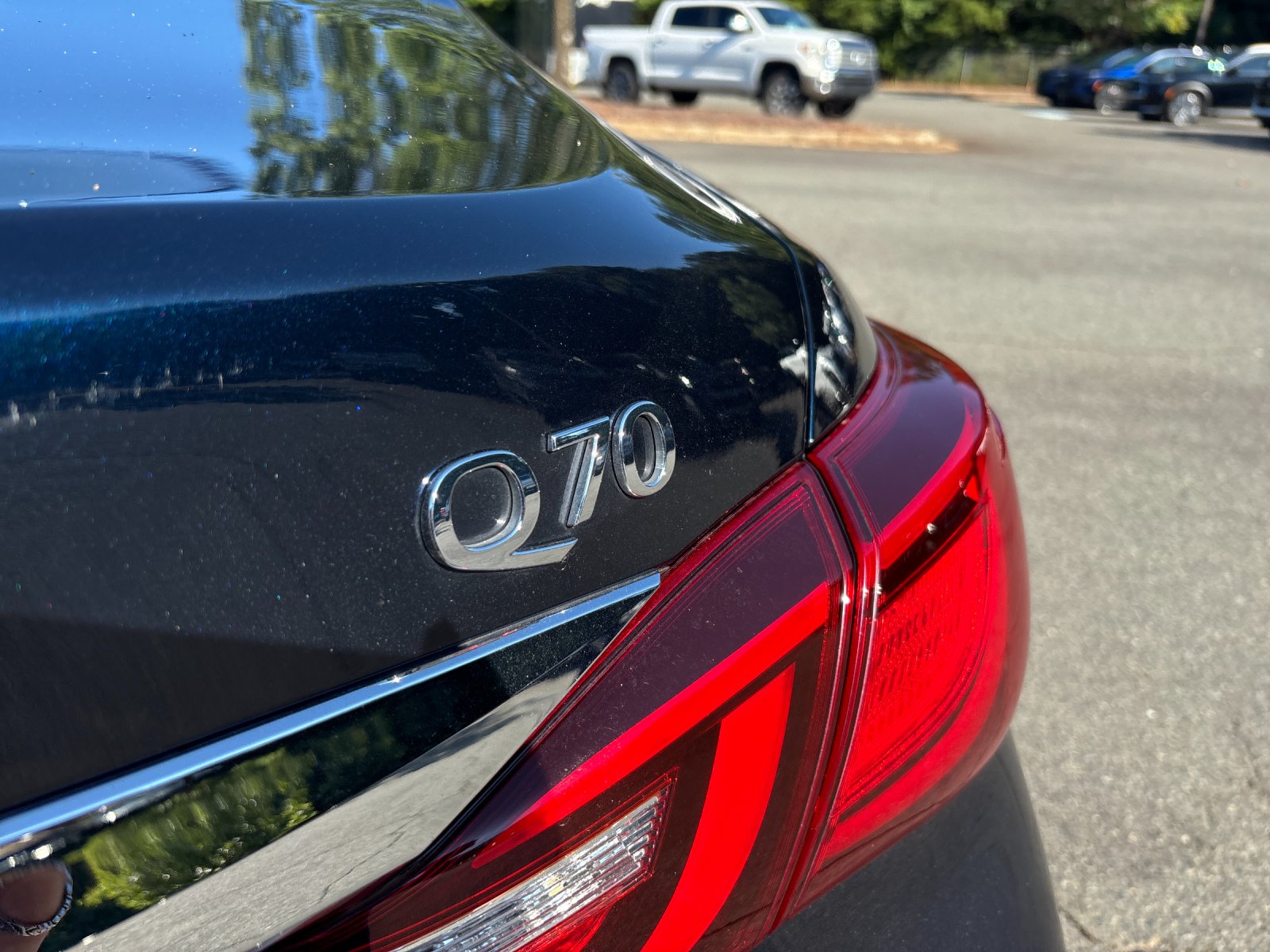 Used 2019 Hermosa Blue INFINITI 3.7 LUXE image 8