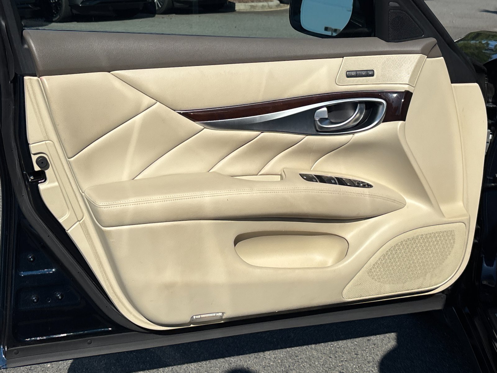 Used 2019 Hermosa Blue INFINITI 3.7 LUXE image 10
