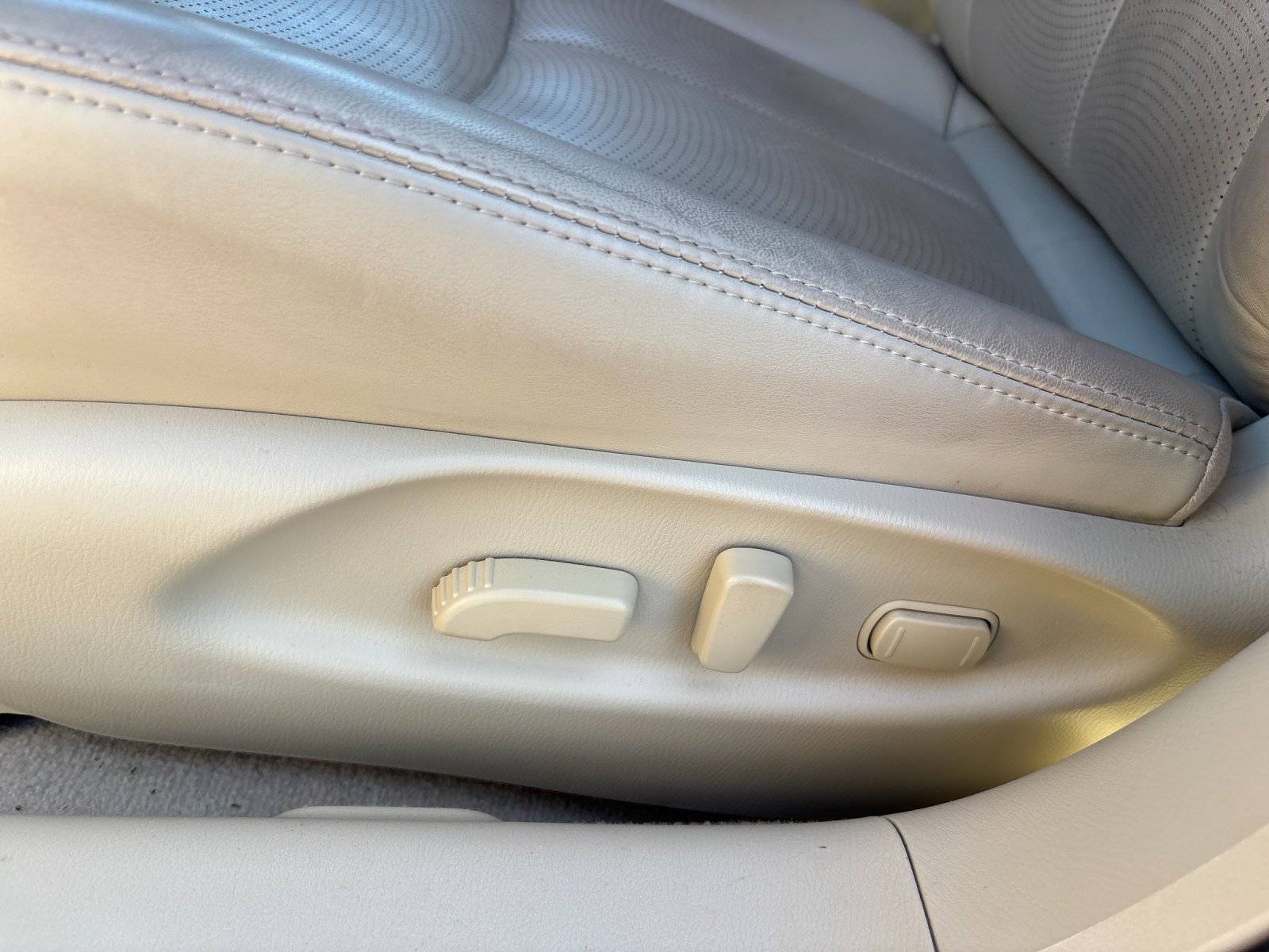 Used 2019 Hermosa Blue INFINITI 3.7 LUXE image 13
