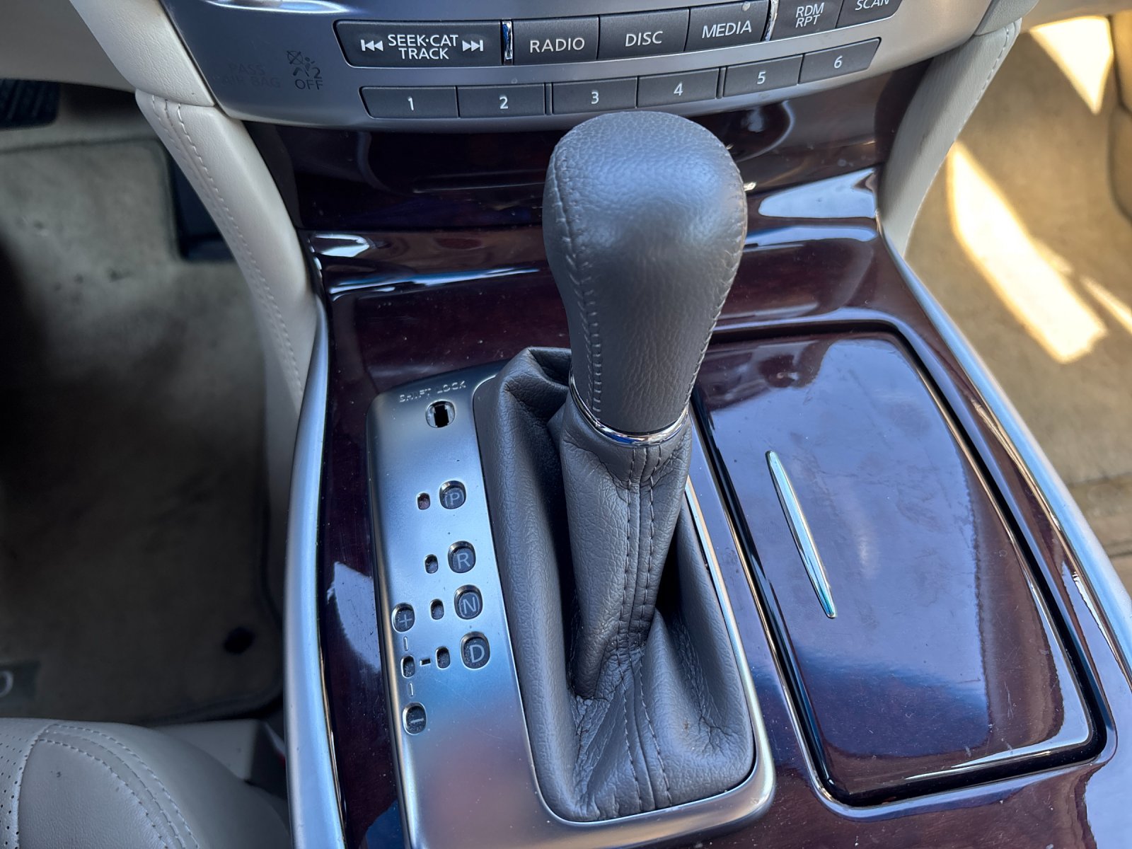 Used 2019 Hermosa Blue INFINITI 3.7 LUXE image 25