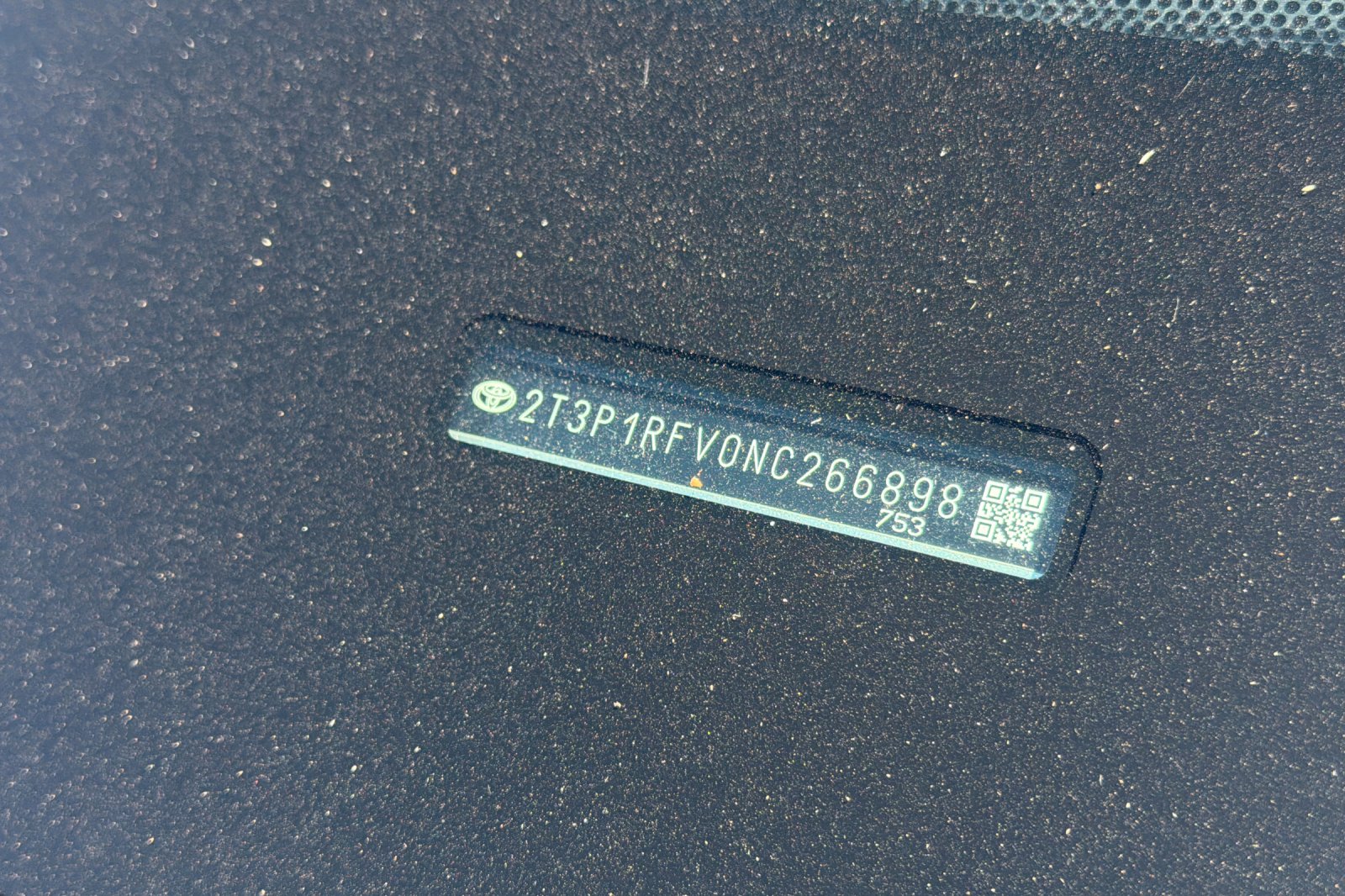 Used 2022 Silver Toyota XLE image 3