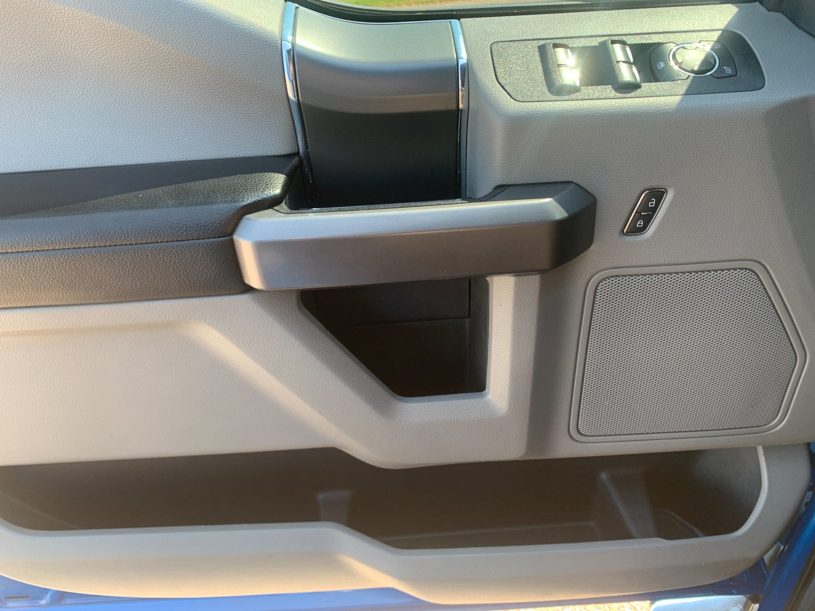 Used 2019 Blue Ford XLT image 13