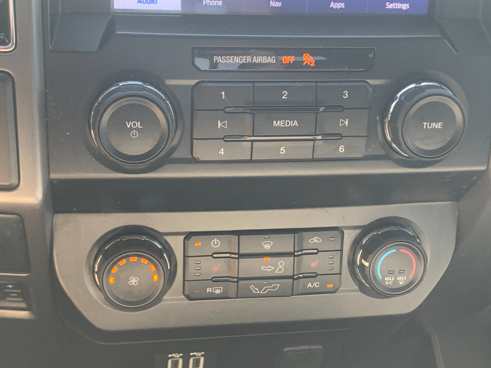 Used 2019 Blue Ford XLT image 24
