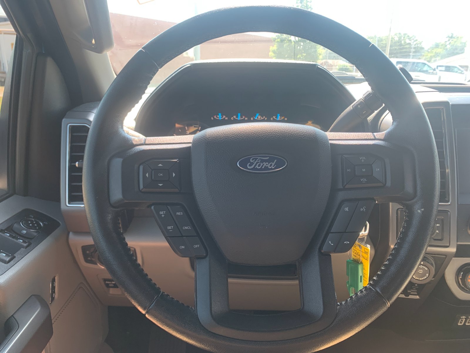 Used 2019 Blue Ford XLT image 27