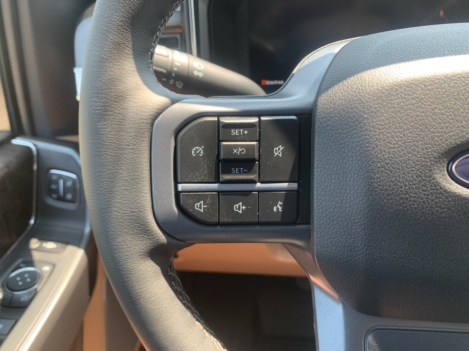 New 2027 White Ford Lariat image 26