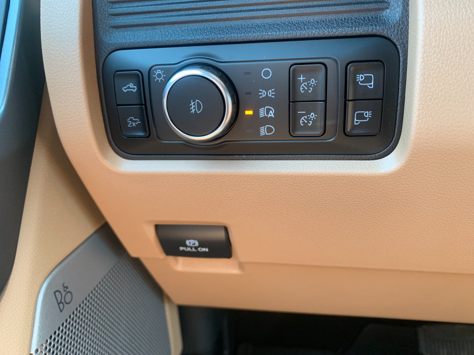 New 2027 White Ford Lariat image 30