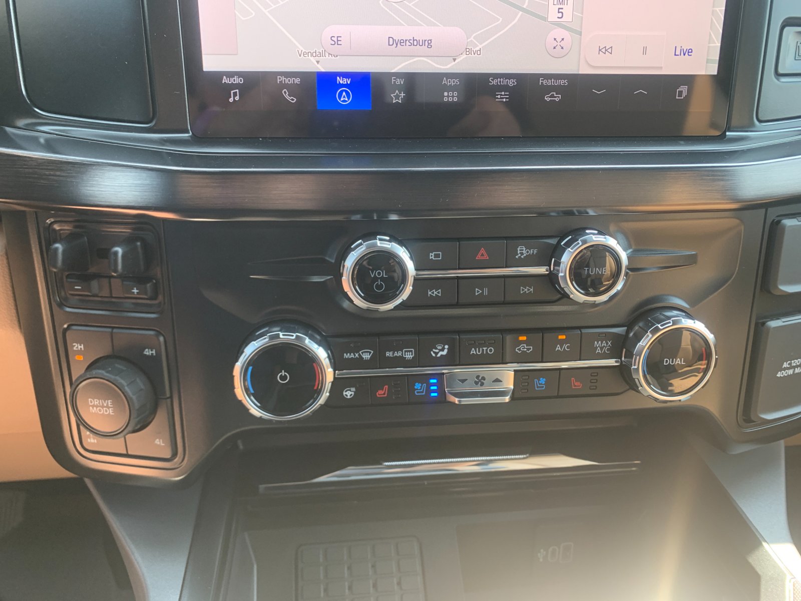 New 2027 White Ford Lariat image 22