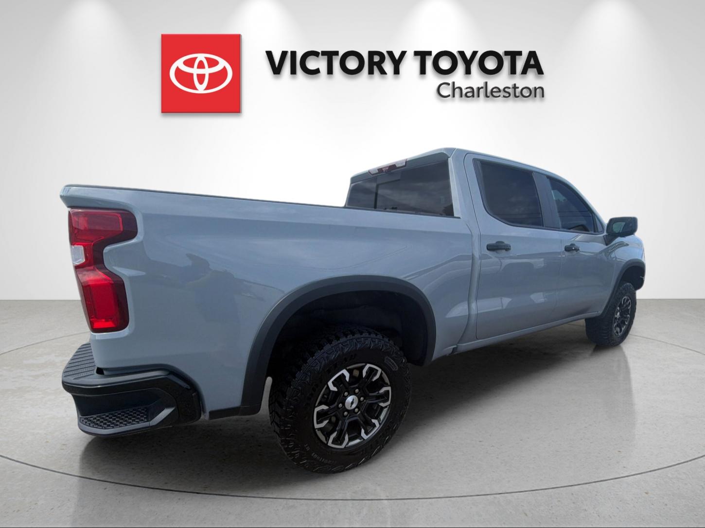 Used 2024 Gray Chevrolet ZR2 image 7