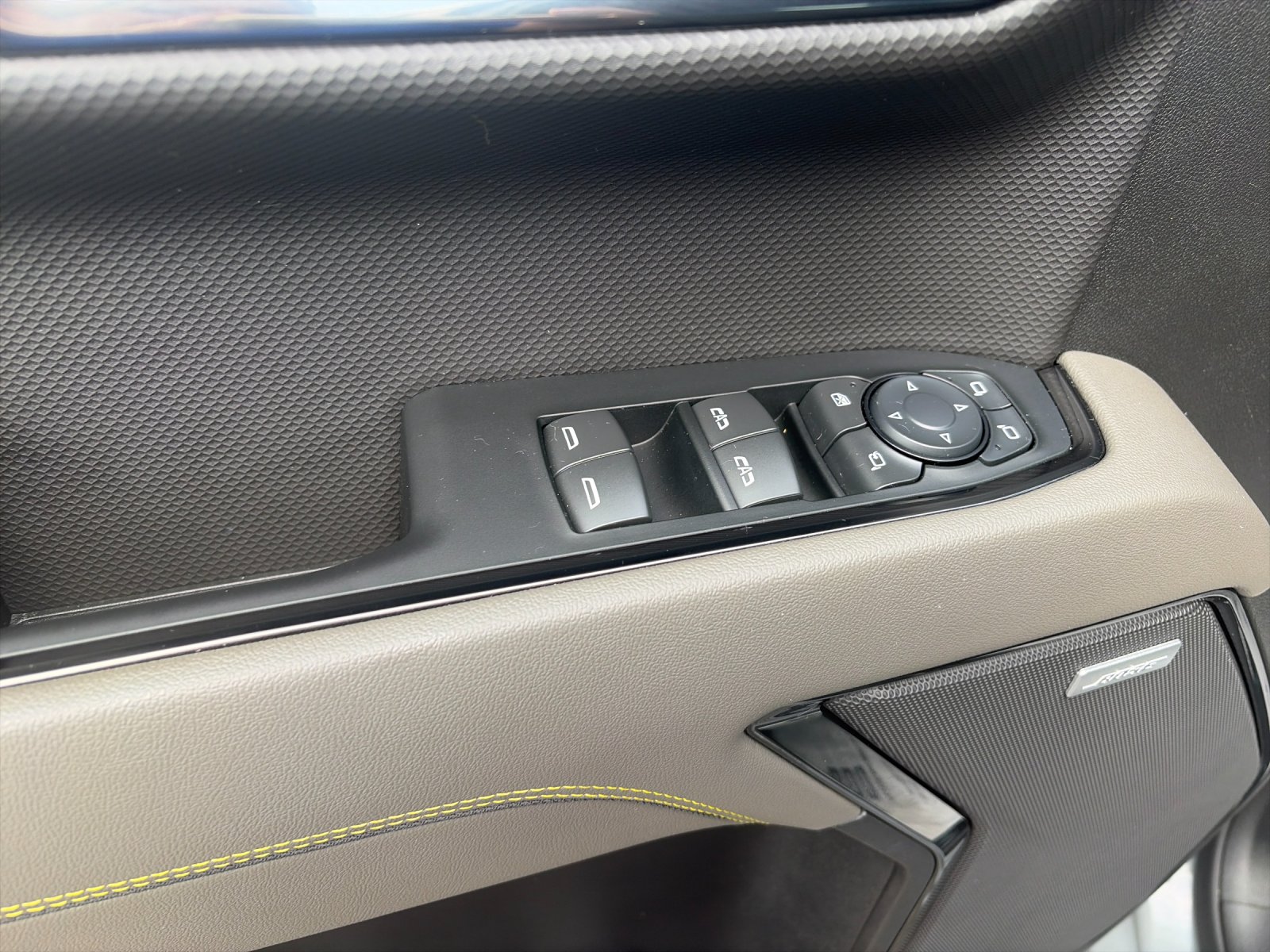 Used 2024 Gray Chevrolet ZR2 image 13