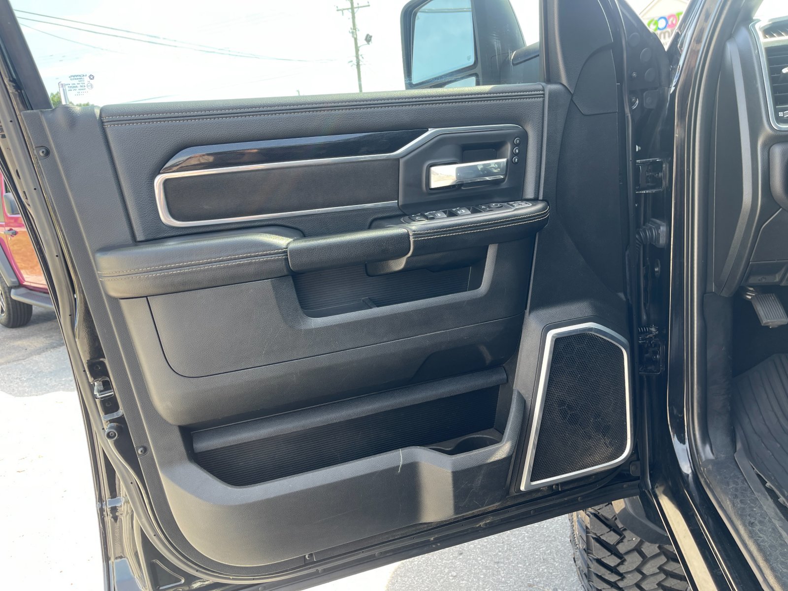 Used 2023 Black Ram Laramie image 12