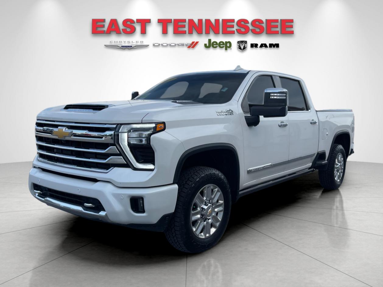 Used 2024 Beige Chevrolet High Country image 7