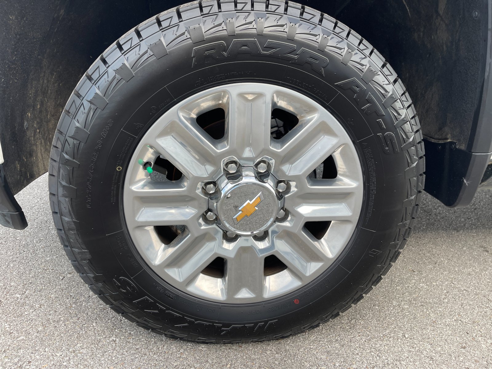 Used 2024 Beige Chevrolet High Country image 33