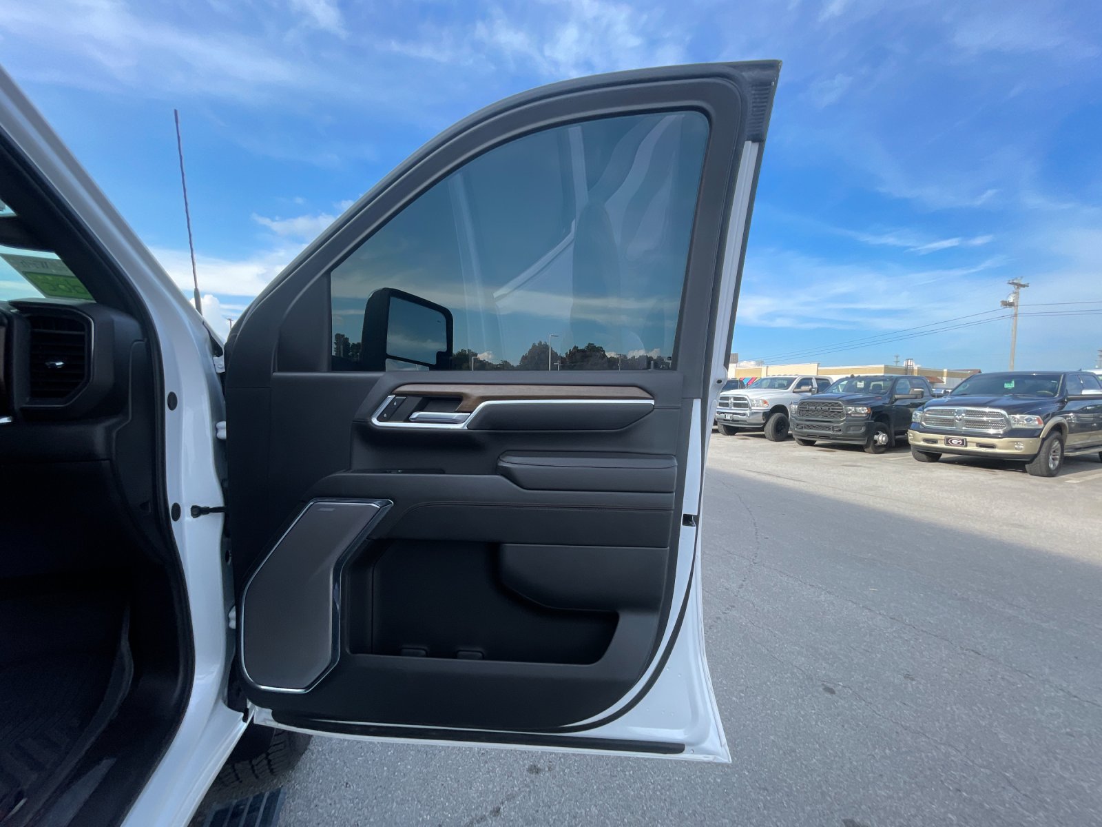 Used 2024 Beige Chevrolet High Country image 19