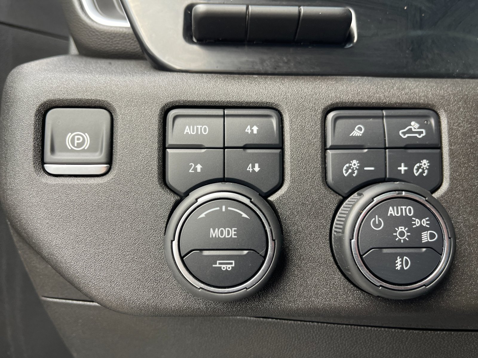 Used 2024 Beige Chevrolet High Country image 32