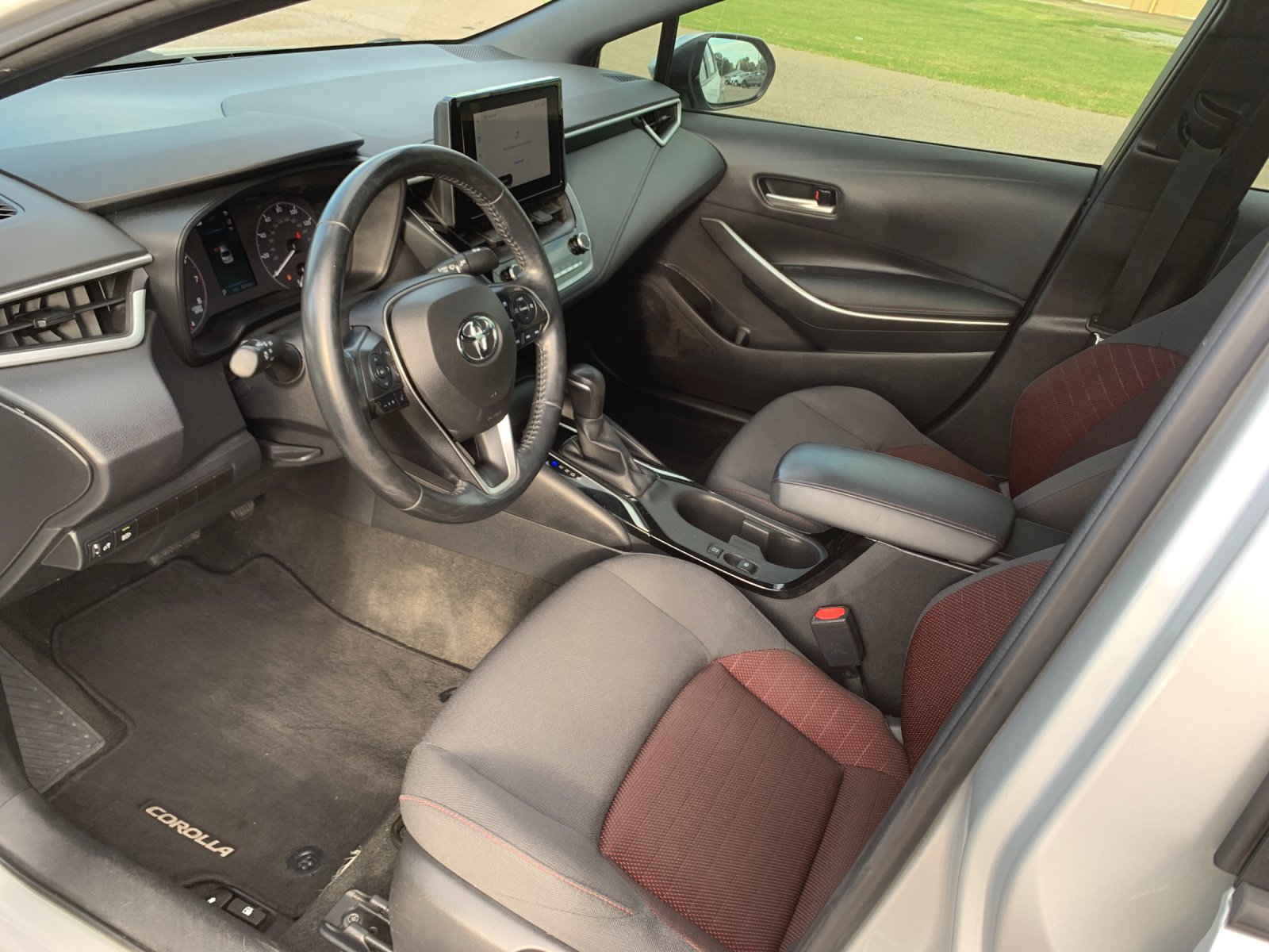 Used 2023 Silver Toyota SE image 12