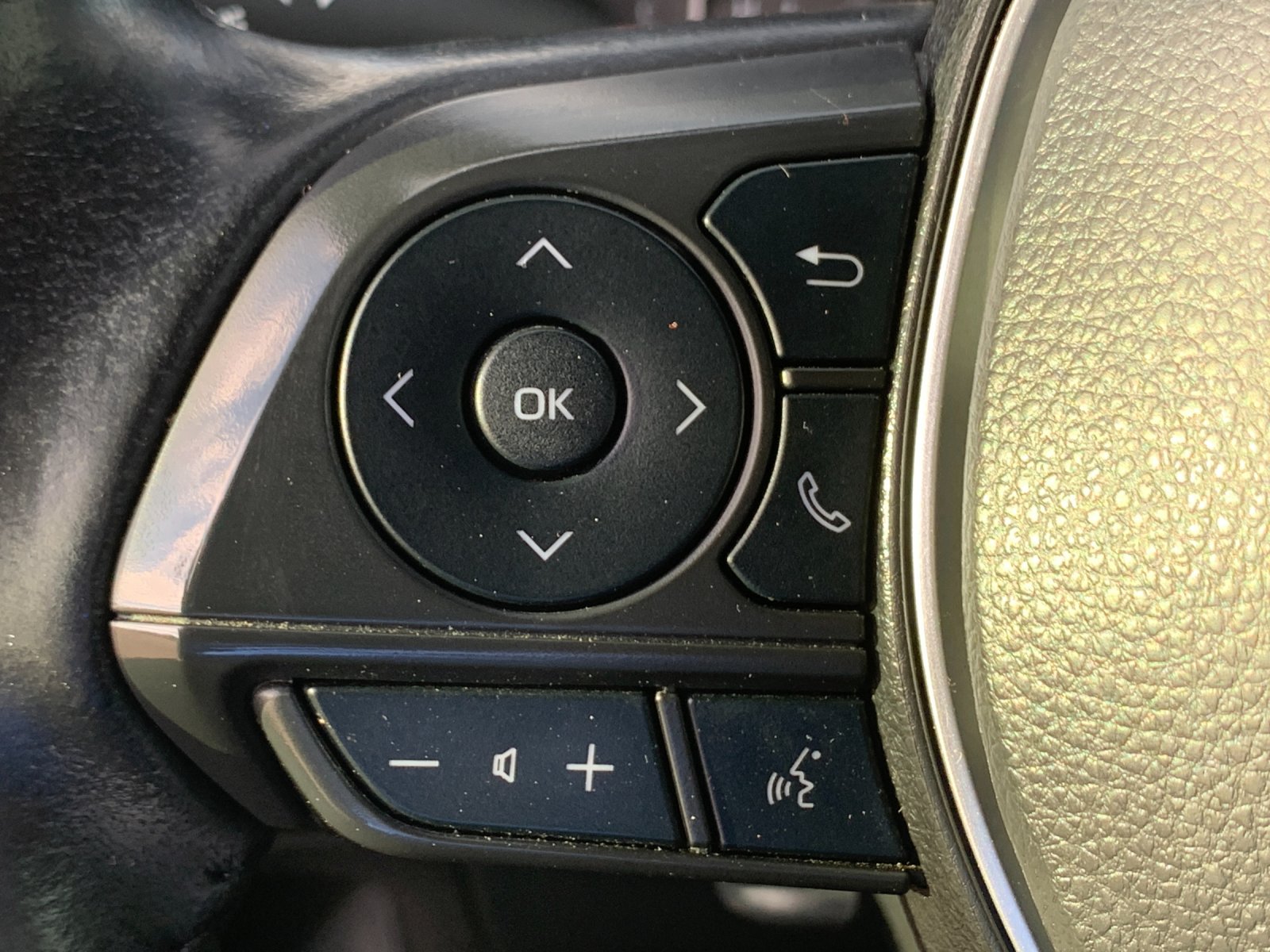 Used 2023 Silver Toyota SE image 29