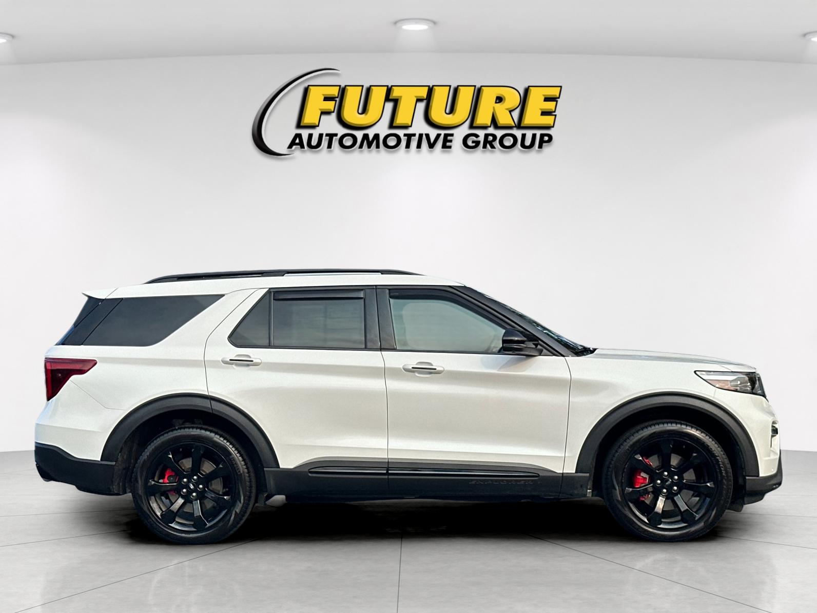 Used 2023 White Ford ST image 2