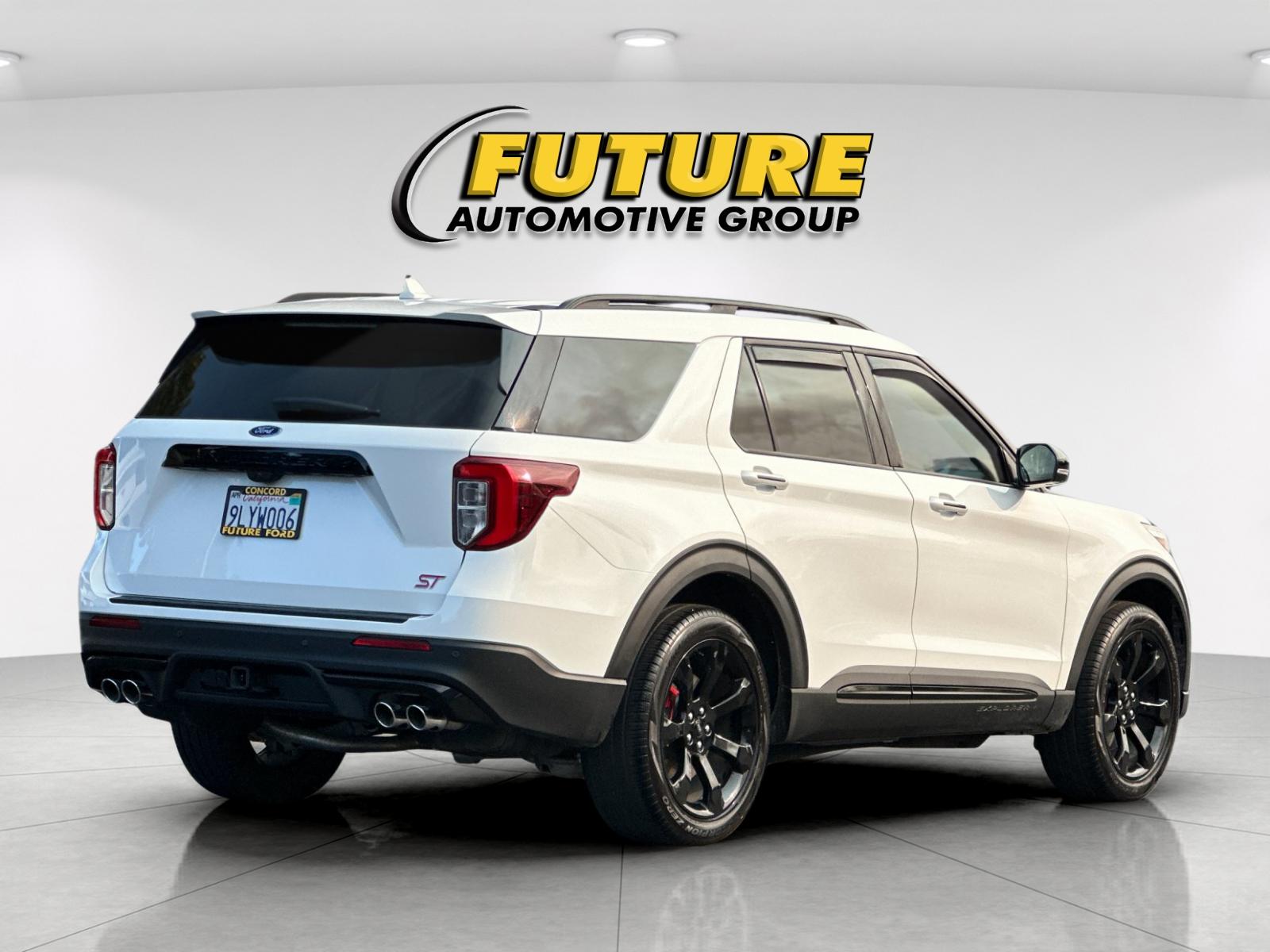 Used 2023 White Ford ST image 3
