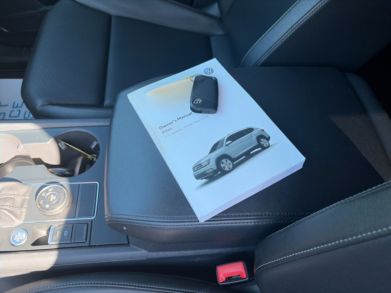 Used 2019 Pure White Volkswagen 3.6L V6 SE image 10
