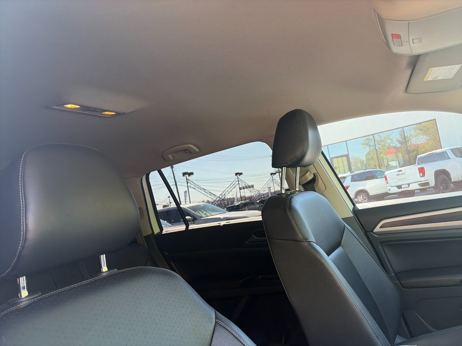 Used 2019 Pure White Volkswagen 3.6L V6 SE image 20
