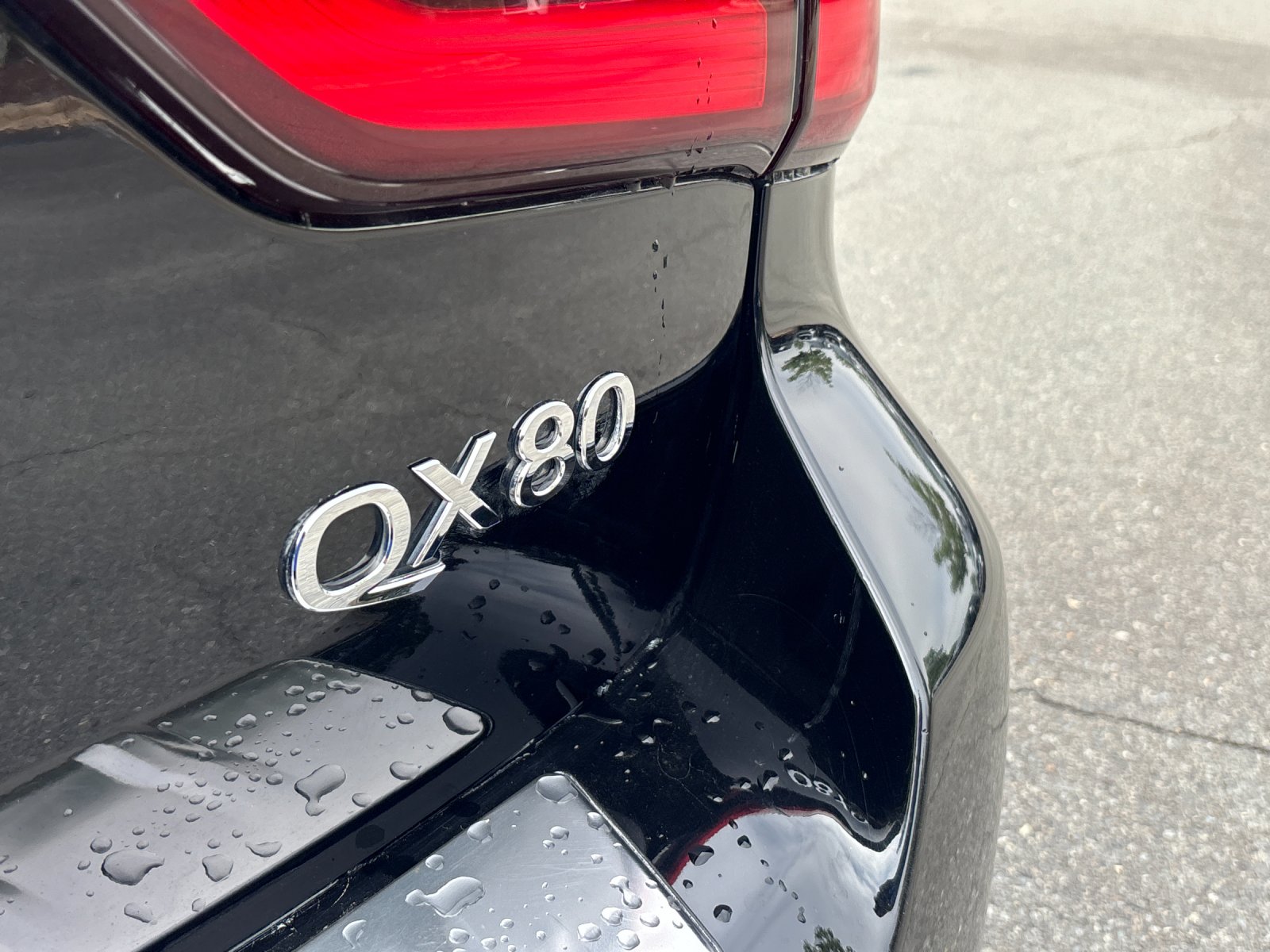 Used 2020 Black Obsidian INFINITI LUXE image 11