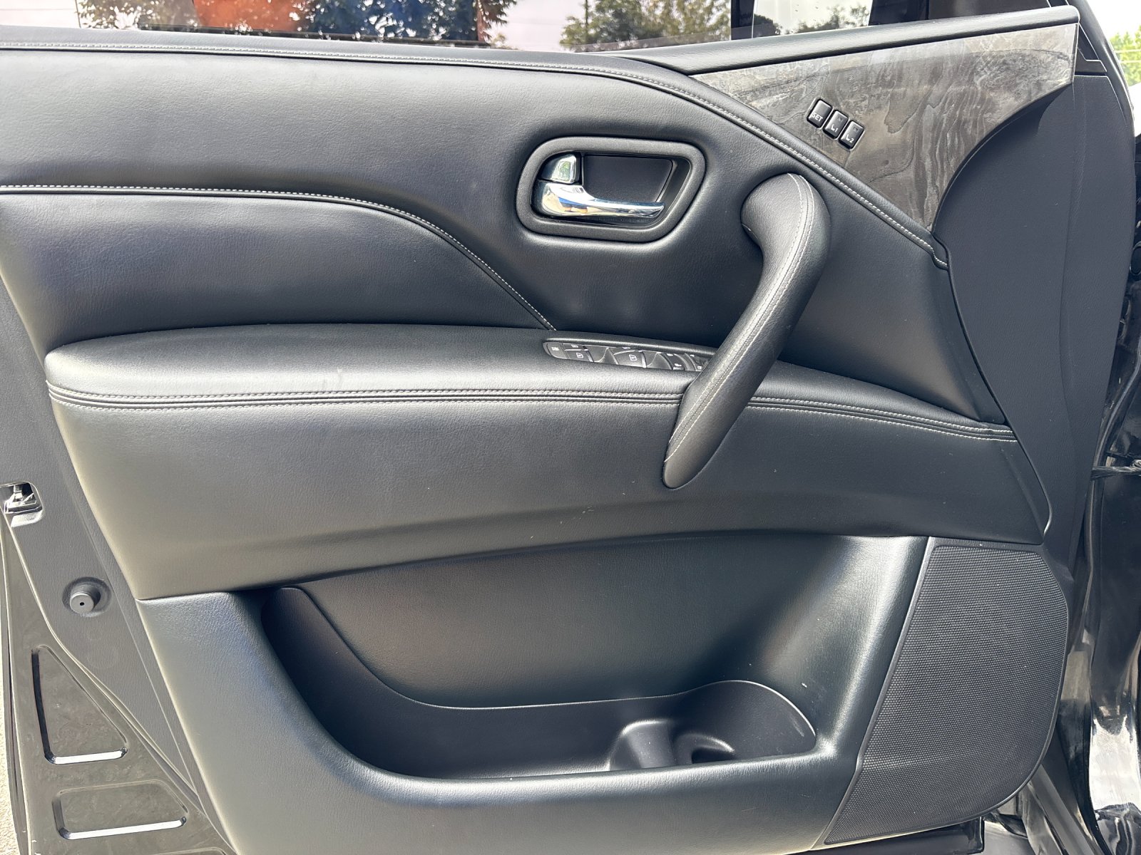 Used 2020 Black Obsidian INFINITI LUXE image 13