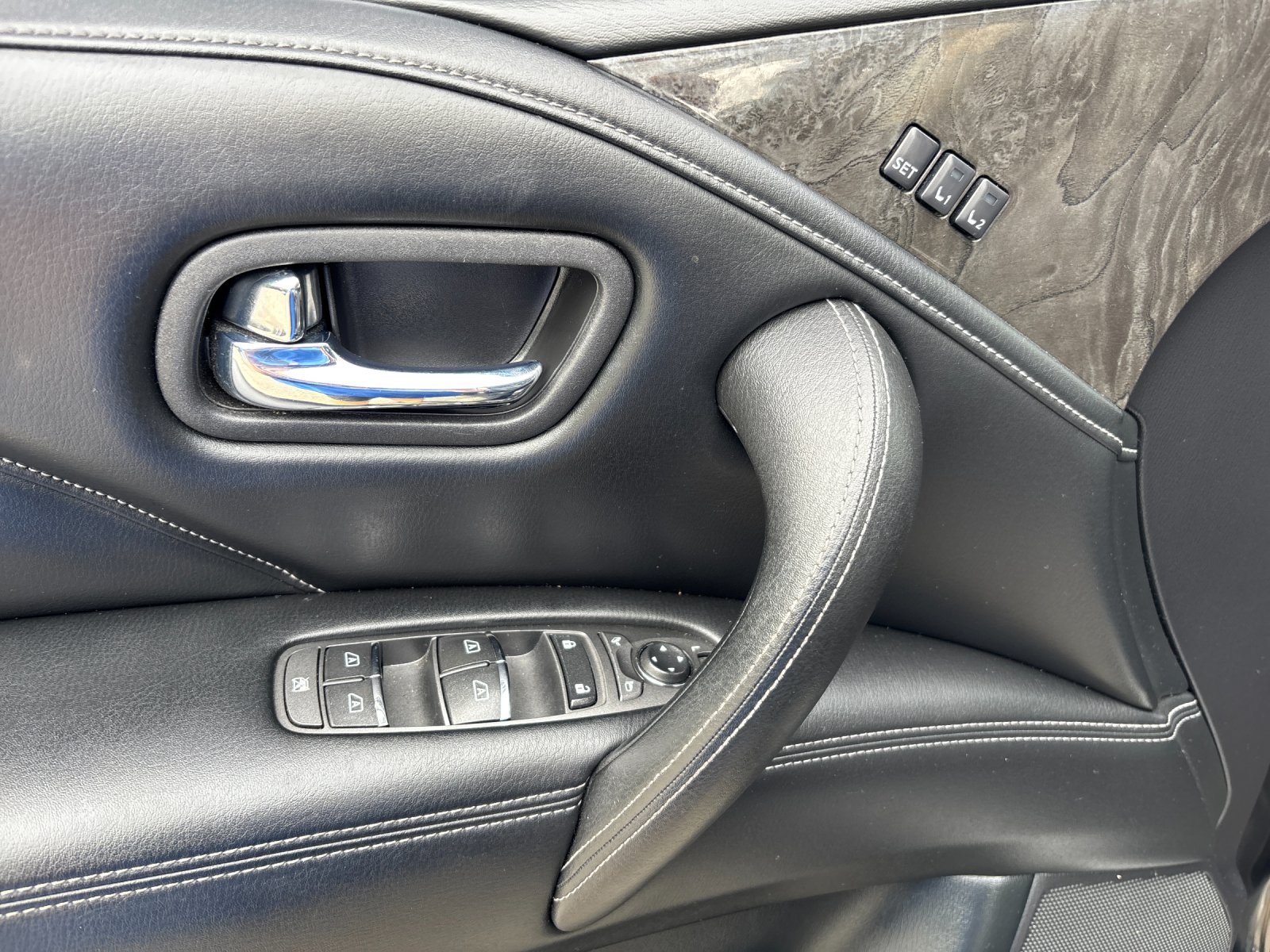 Used 2020 Black Obsidian INFINITI LUXE image 14