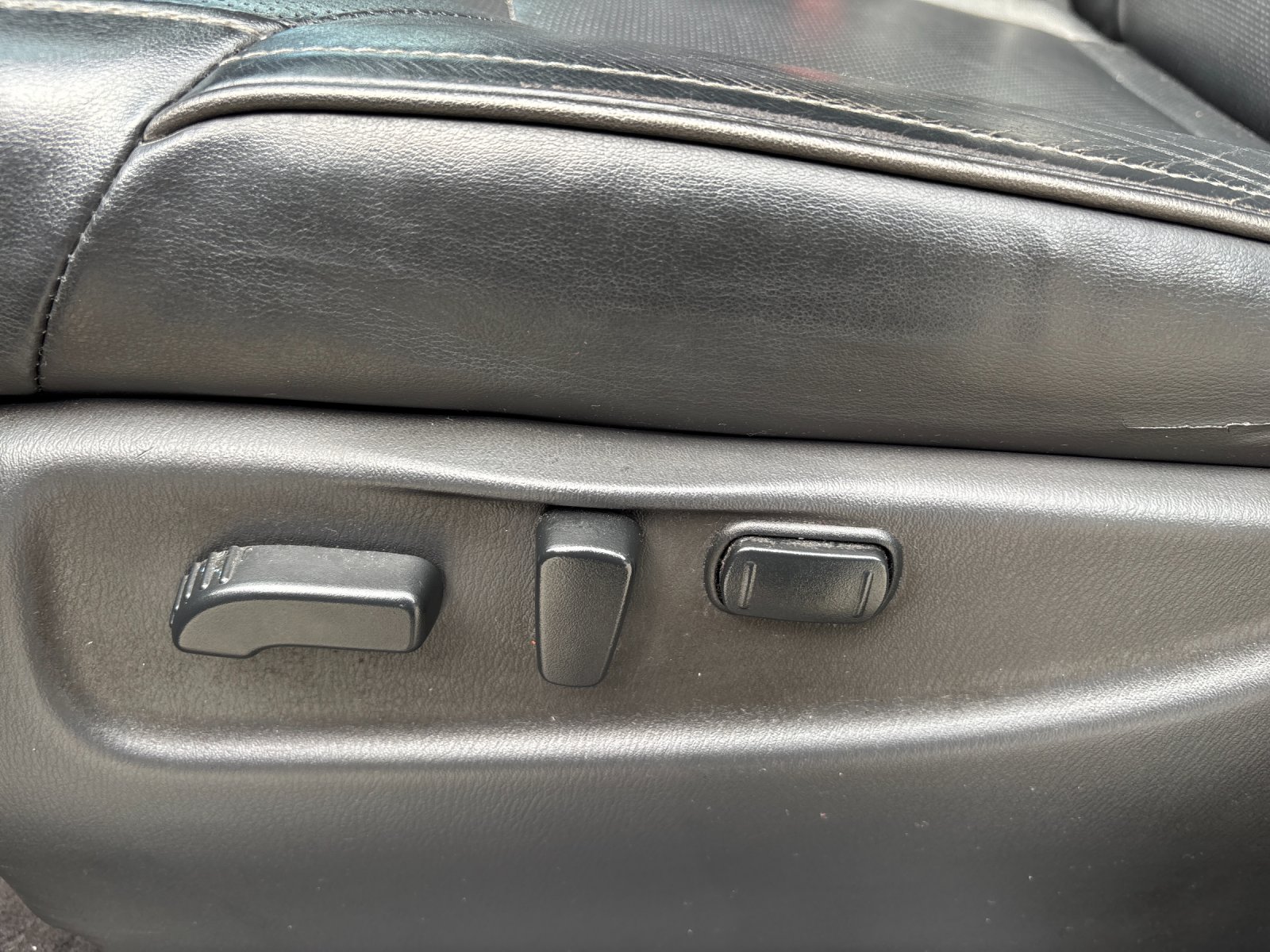 Used 2020 Black Obsidian INFINITI LUXE image 16
