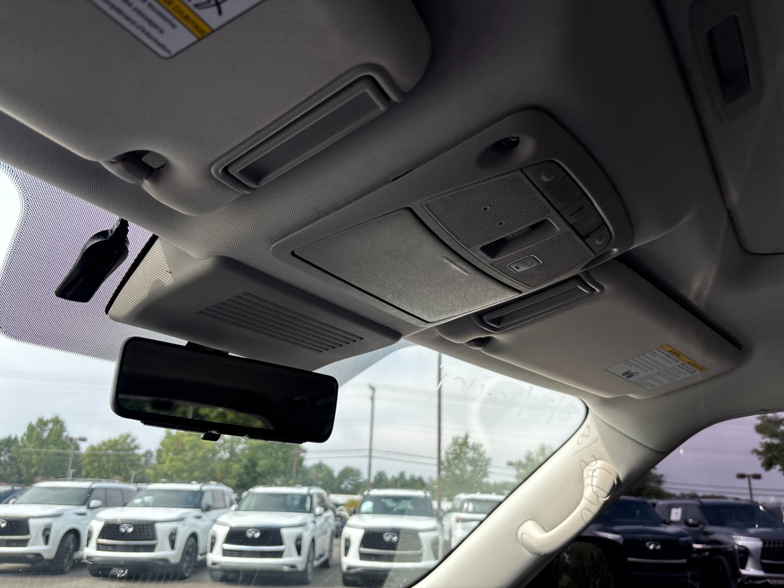 Used 2020 Black Obsidian INFINITI LUXE image 30