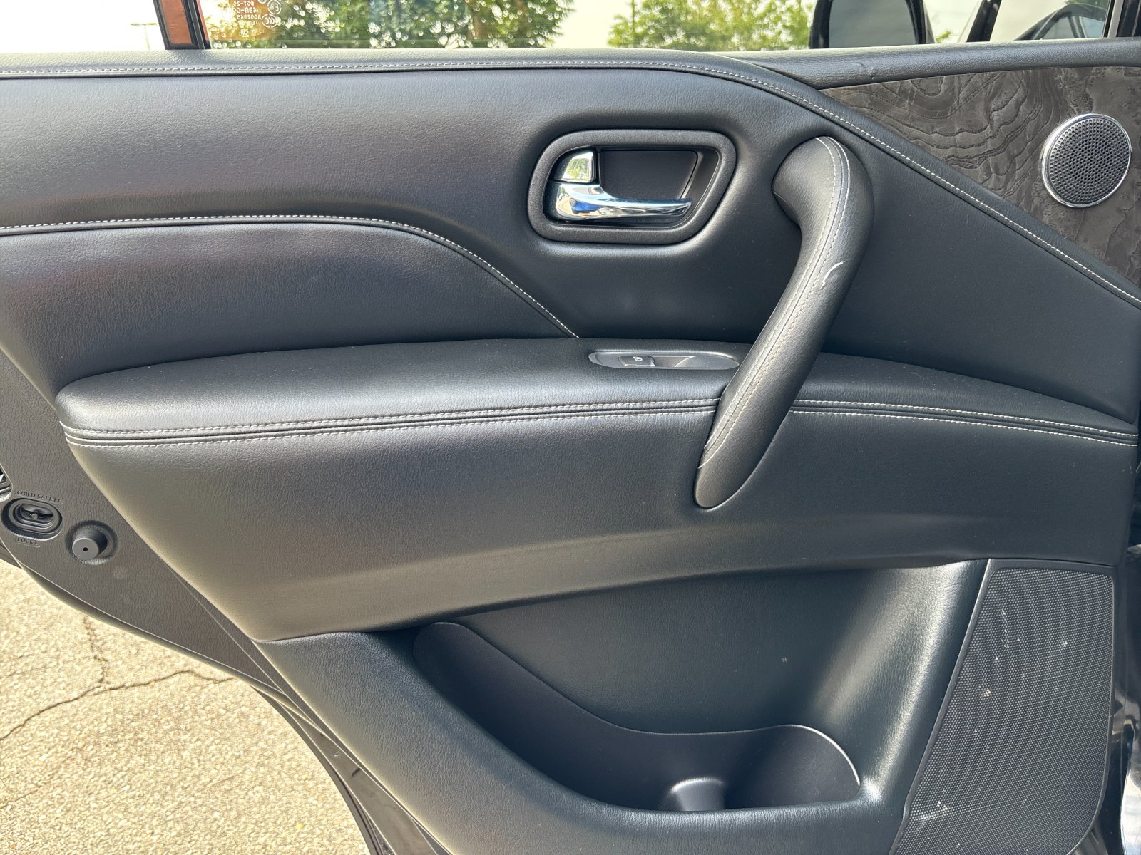Used 2020 Black Obsidian INFINITI LUXE image 32